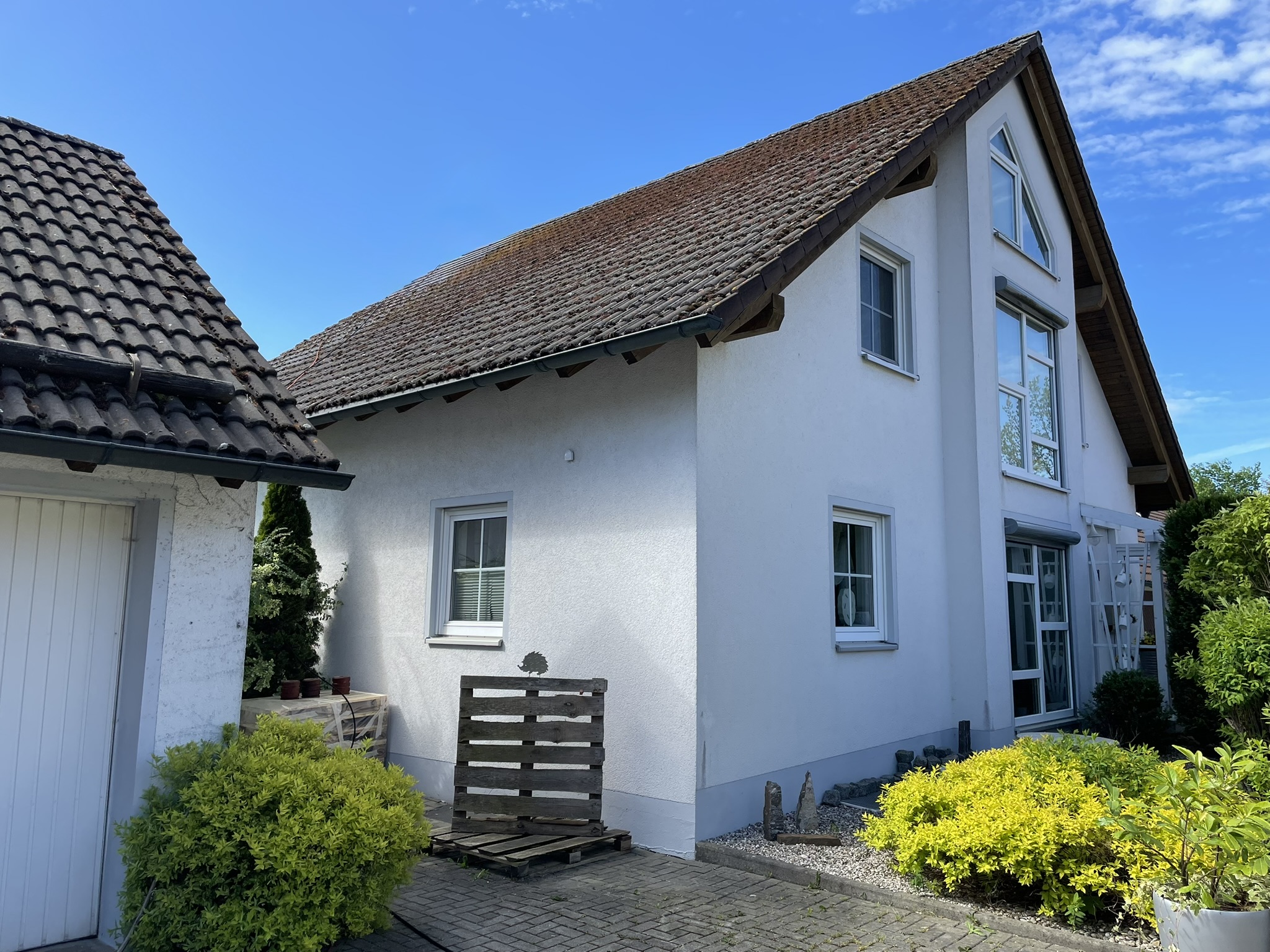 Reinigungsarbeiten auf dem Dach